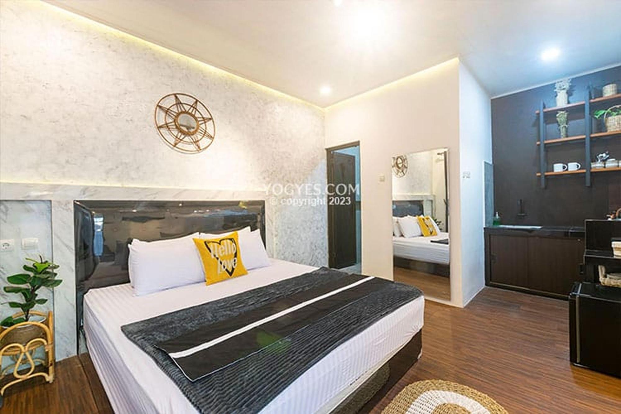 Hotel Destiny House à Yogyakarta Extérieur photo