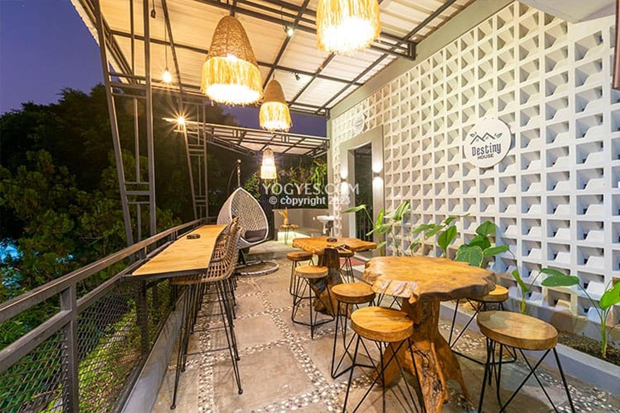 Hotel Destiny House à Yogyakarta Extérieur photo
